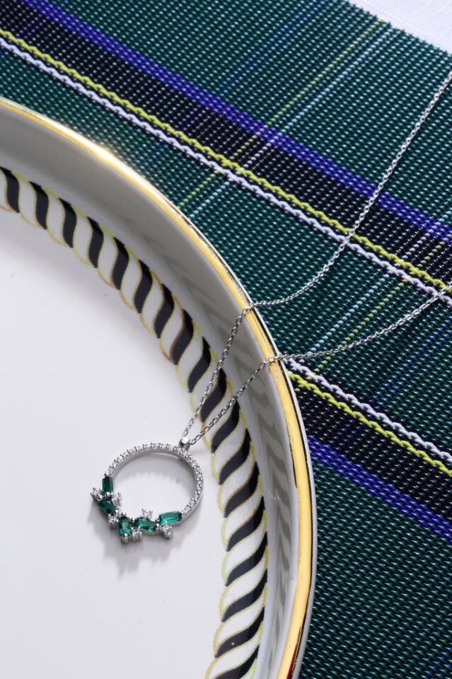 925 Ayar Gümüş Yeşil Baget Taşlı Halka Kolye
