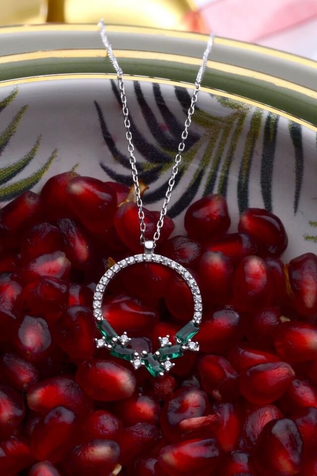 925 Ayar Gümüş Yeşil Baget Taşlı Halka Kolye