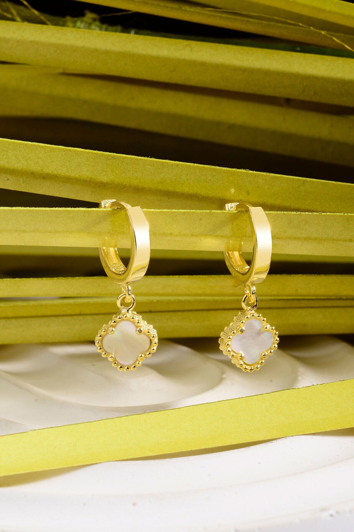 925 Ayar Gümüş 8 mm Sallantılı Yonca Halka Küpe