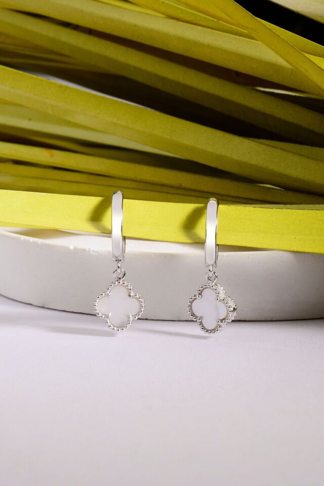 925 Ayar Gümüş 10 mm Sallantılı Yonca Halka Küpe