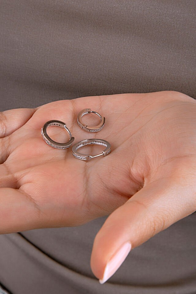 925 Ayar Gümüş Taşlı Tam Tur Halka Küpe 13mm