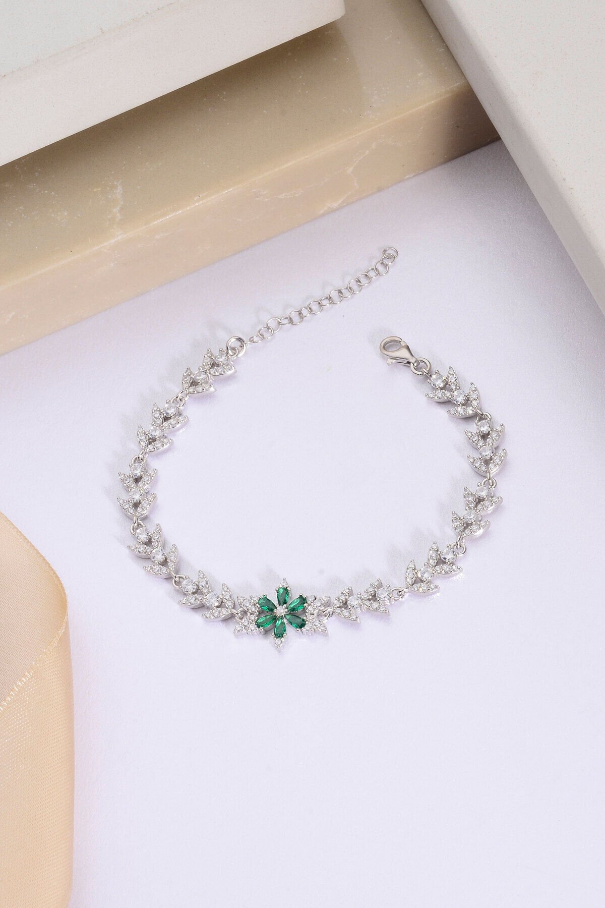 925 AYAR GÜMÜŞ LOTUS ZİRKON TAŞLI BİLEKLİK Yeşil - 15 Cm