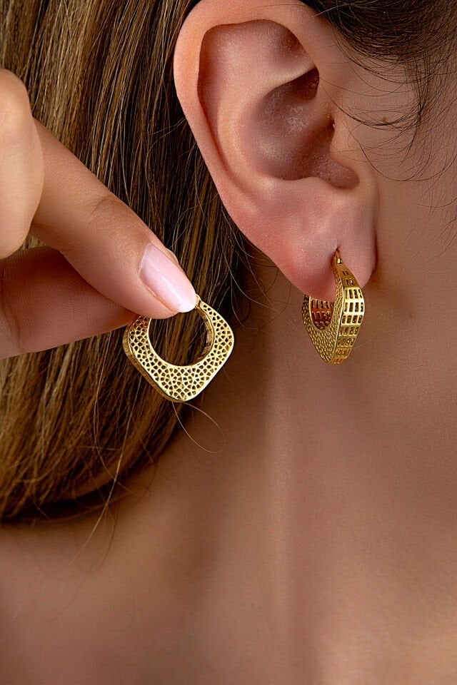 925 Ayar Gümüş Dörtgen Kafes Figürlü Küpe