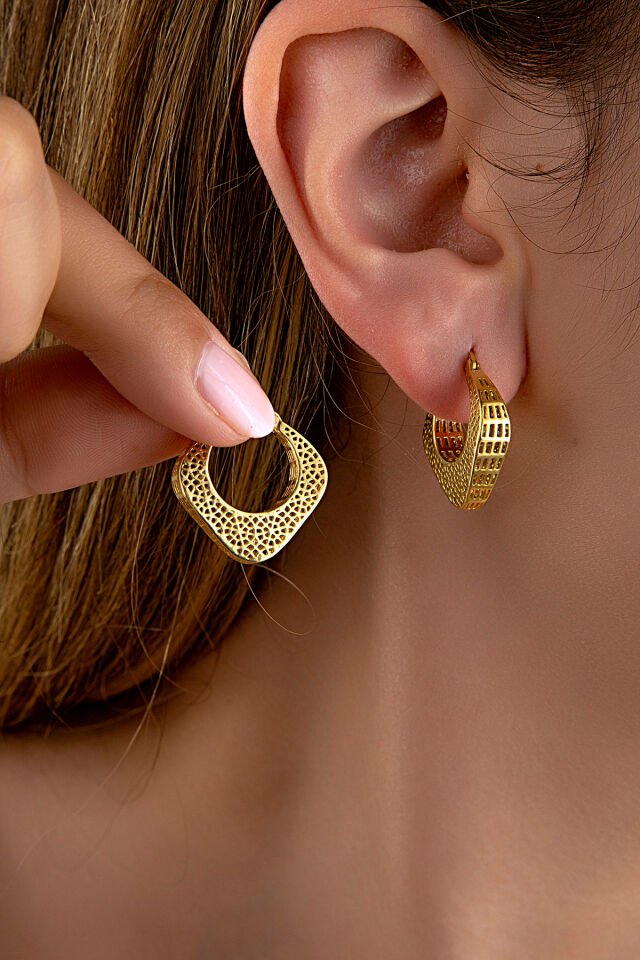 925 Ayar Gümüş Dörtgen Kafes Figürlü Küpe