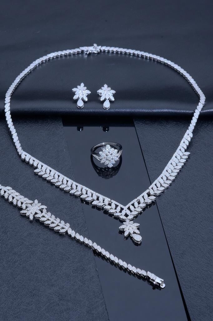 925 Ayar Gümüş Kadın Premium Yaprak Desenli Set