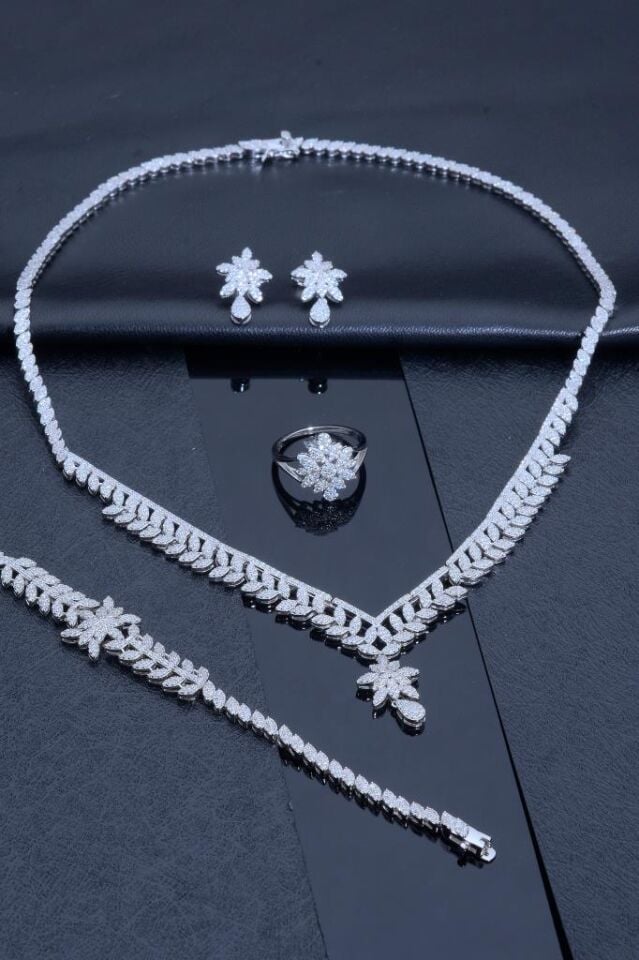 925 Ayar Gümüş Kadın Premium Yaprak Desenli Set