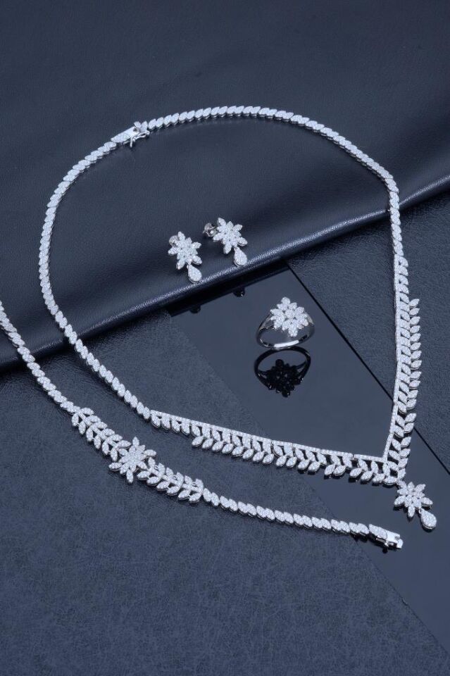 925 Ayar Gümüş Kadın Premium Yaprak Desenli Set