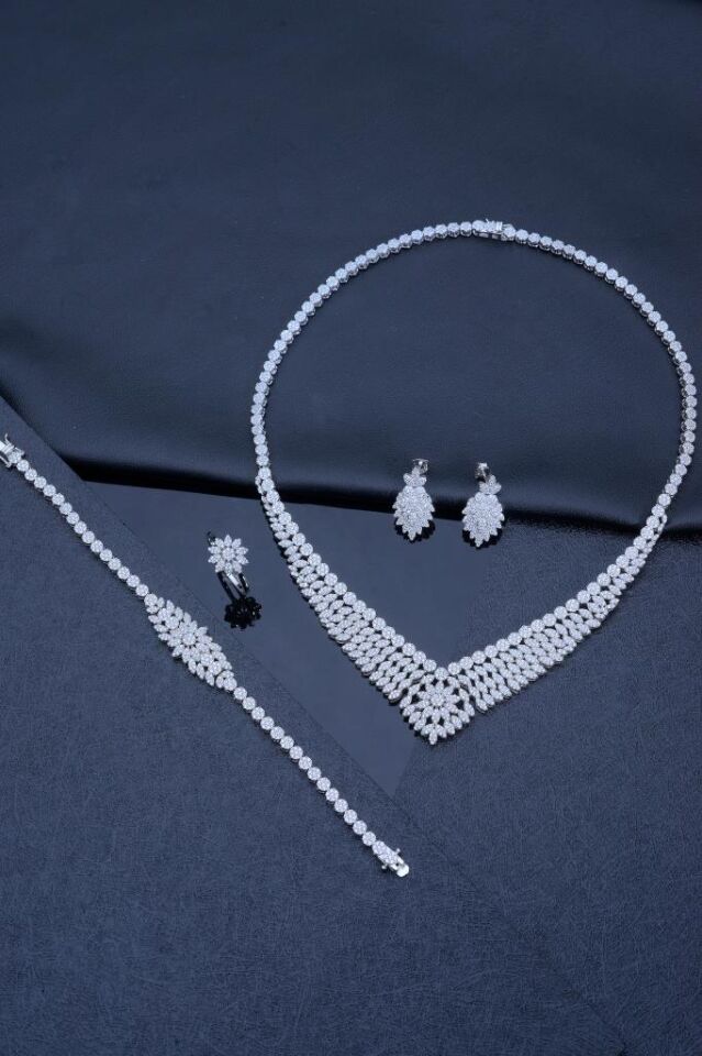925 Ayar Gümüş Zirkon Taşlı Kadın Set