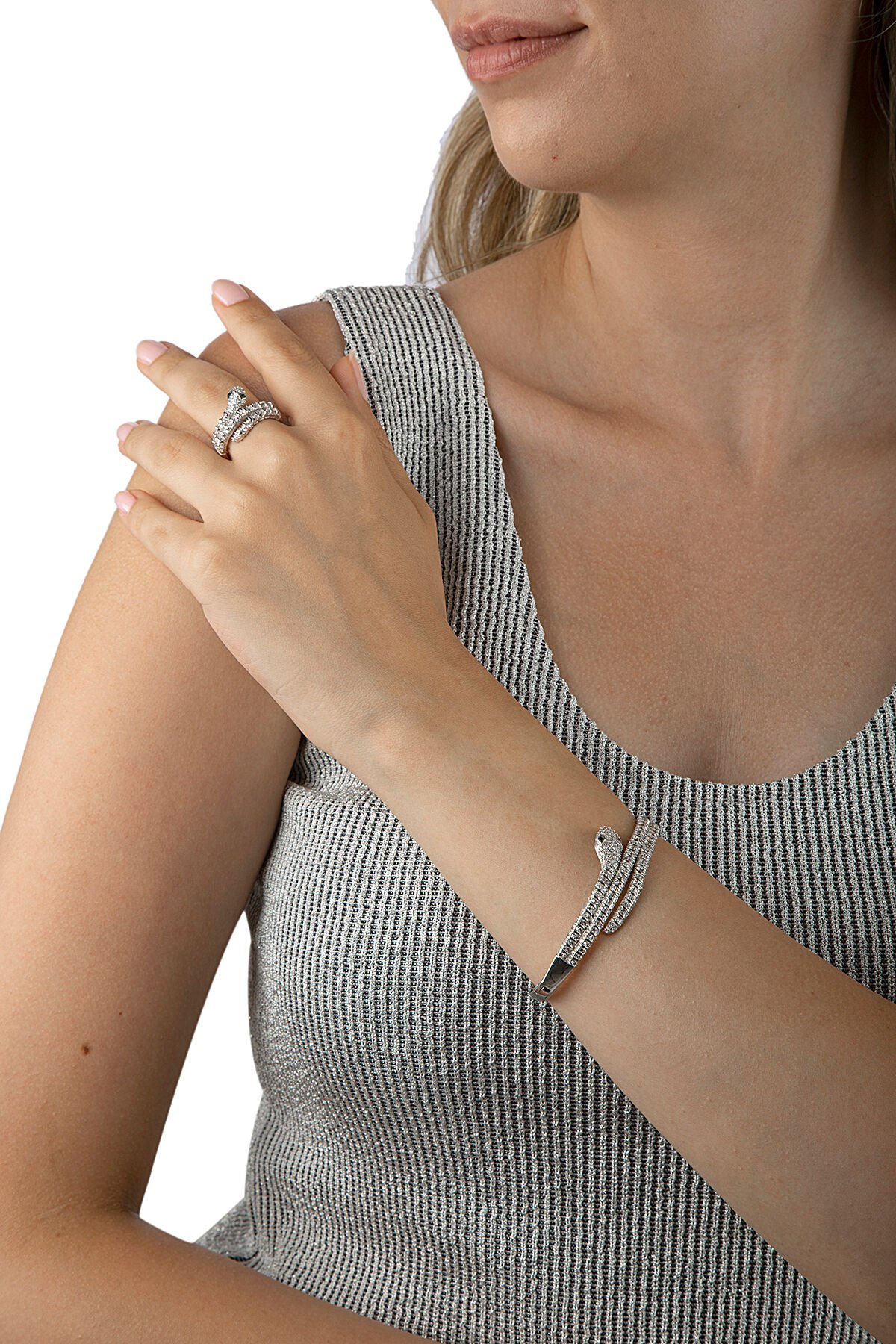 925 Ayar Gümüş Yılan Motifli Taş İşlemeli İki Tur Dönen Kelepçe Bilezik ve Yüzük Seti