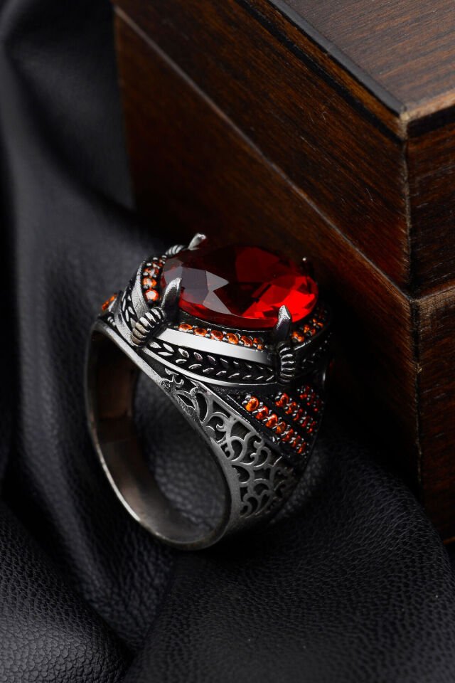 925 AYAR GÜMÜŞ OVAL DETAYLI KIRMIZI ZİRKON TAŞLI ERKEK YÜZÜK
