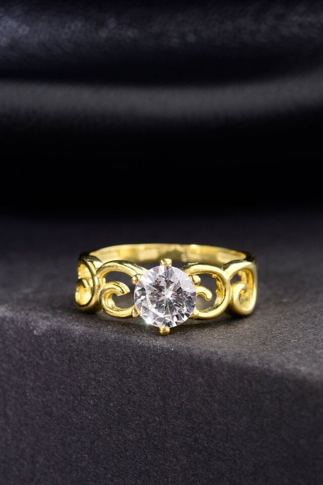 ALTIN KAPLAMA DESENLİ 925 AYAR TEKTAŞ YÜZÜK