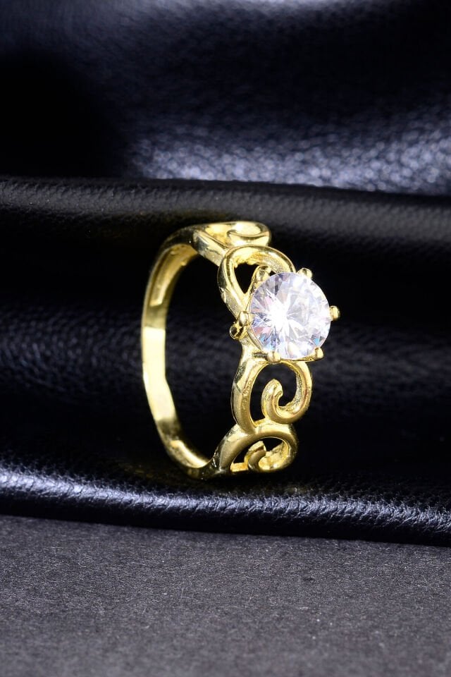 ALTIN KAPLAMA DESENLİ 925 AYAR TEKTAŞ YÜZÜK