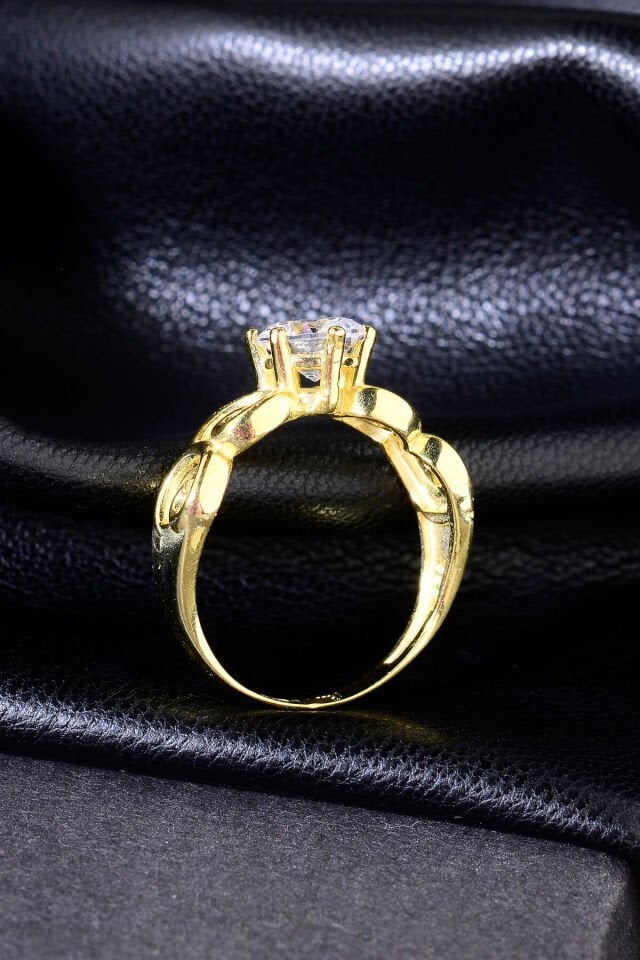 ALTIN KAPLAMA DESENLİ 925 AYAR TEKTAŞ YÜZÜK