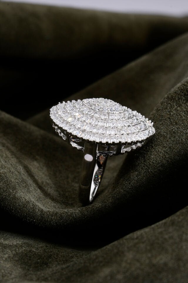 925 AYAR GÜMÜŞ BAGET YUVARLAK ZİRKON TAŞLI YÜZÜK