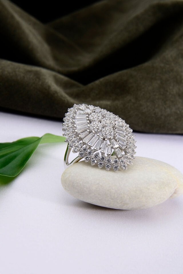 925 AYAR GÜMÜŞ YAPRAK MODEL TAŞLI YÜZÜK