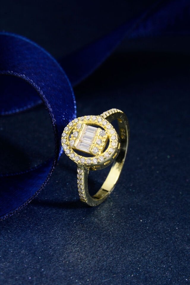 925 Ayar Gümüş Üzeri 22 Ayar Altın Kaplama Oval Taşlı Baget Yüzük