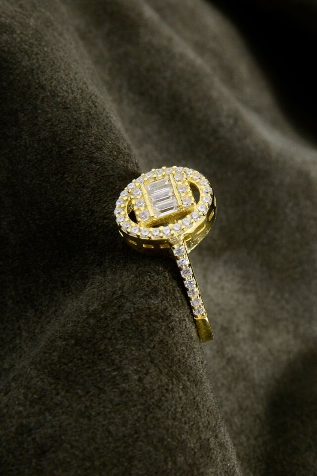 925 Ayar Gümüş Üzeri 22 Ayar Altın Kaplama Oval Taşlı Baget Yüzük