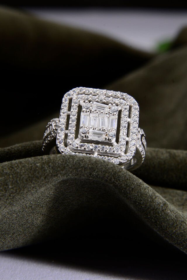 925 AYAR GÜMÜŞ BÜYÜK KARE BAGET YÜZÜK