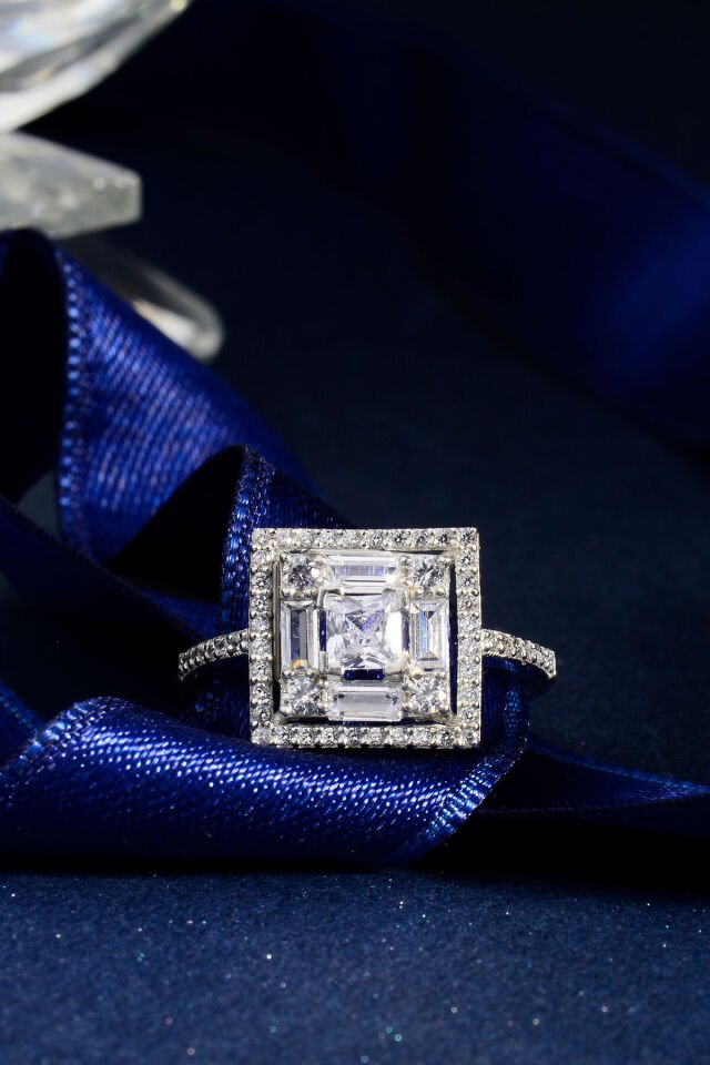 925 Ayar Gümüş Kare Taşlı Baget Yüzük