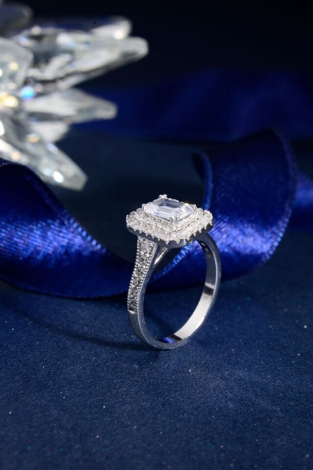 925 AYAR GÜMÜŞ ZİRKON BAGET KESİM TAŞLI YÜZÜK