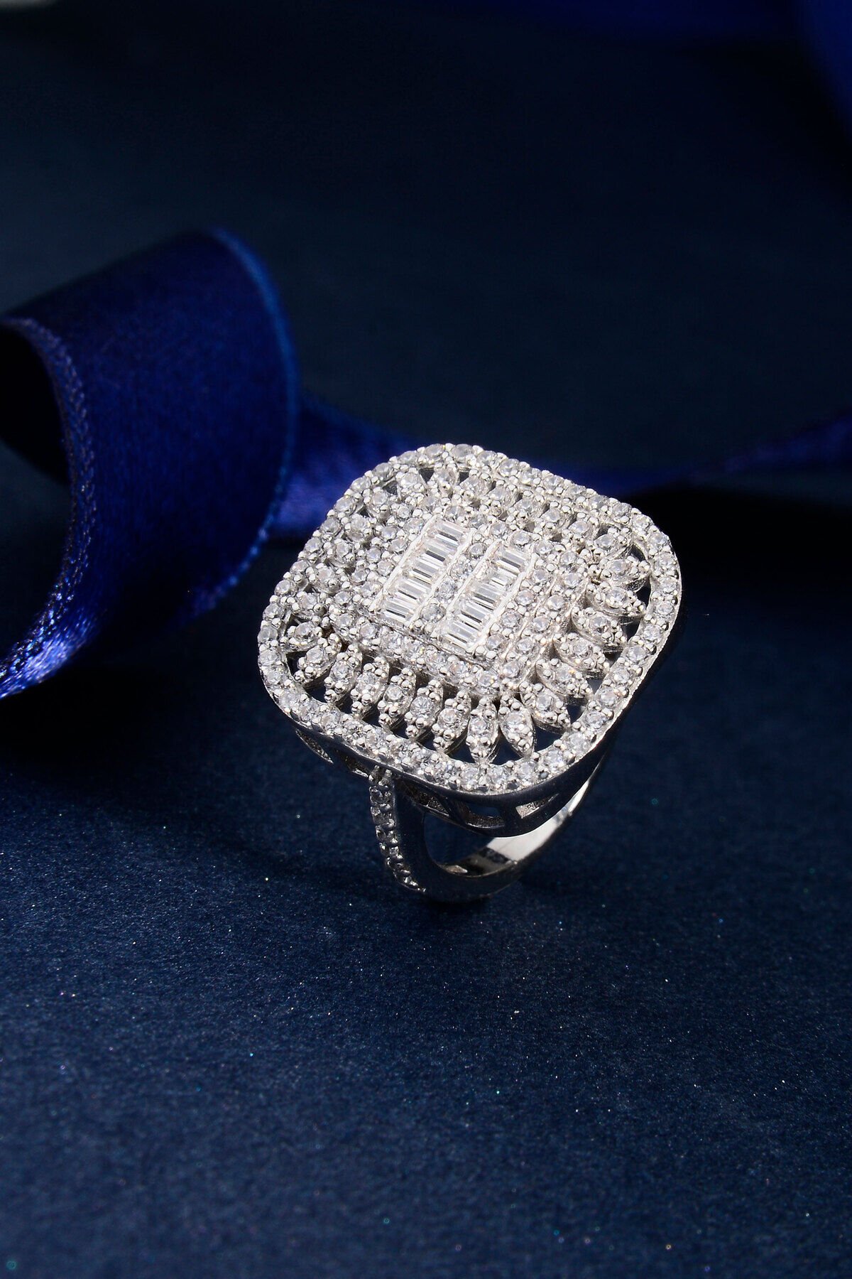 925 AYAR GÜMÜŞ BAGET ÇOK TAŞLI YÜZÜK