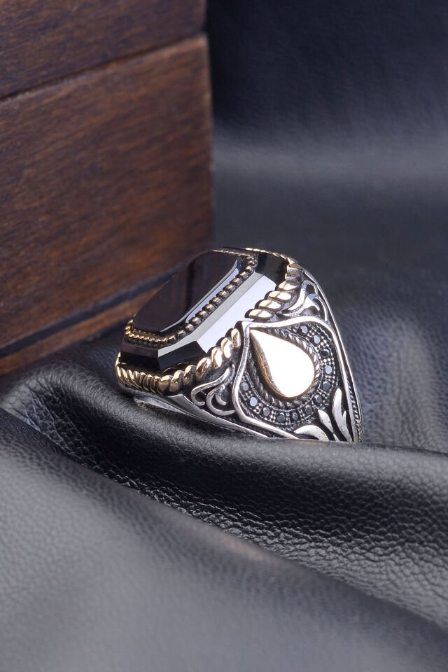 SİYAH ZİRKON TAŞ DAMLA DESENLİ KARE 925 AYAR GÜMÜŞ ERKEK YÜZÜK