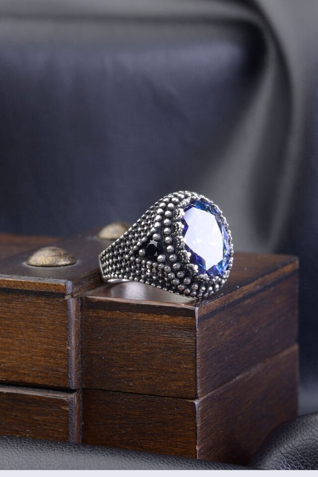 MAVİ MİSTİK TOPAZ TAŞLI MOTİFLİ 925 AYAR GÜMÜŞ ERKEK YÜZÜK