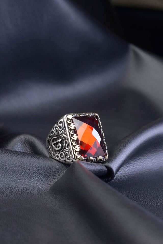 KIRMIZI ZİRKON TAŞLI VAV ELİF KARE 925 AYAR GÜMÜŞ ERKEK YÜZÜK