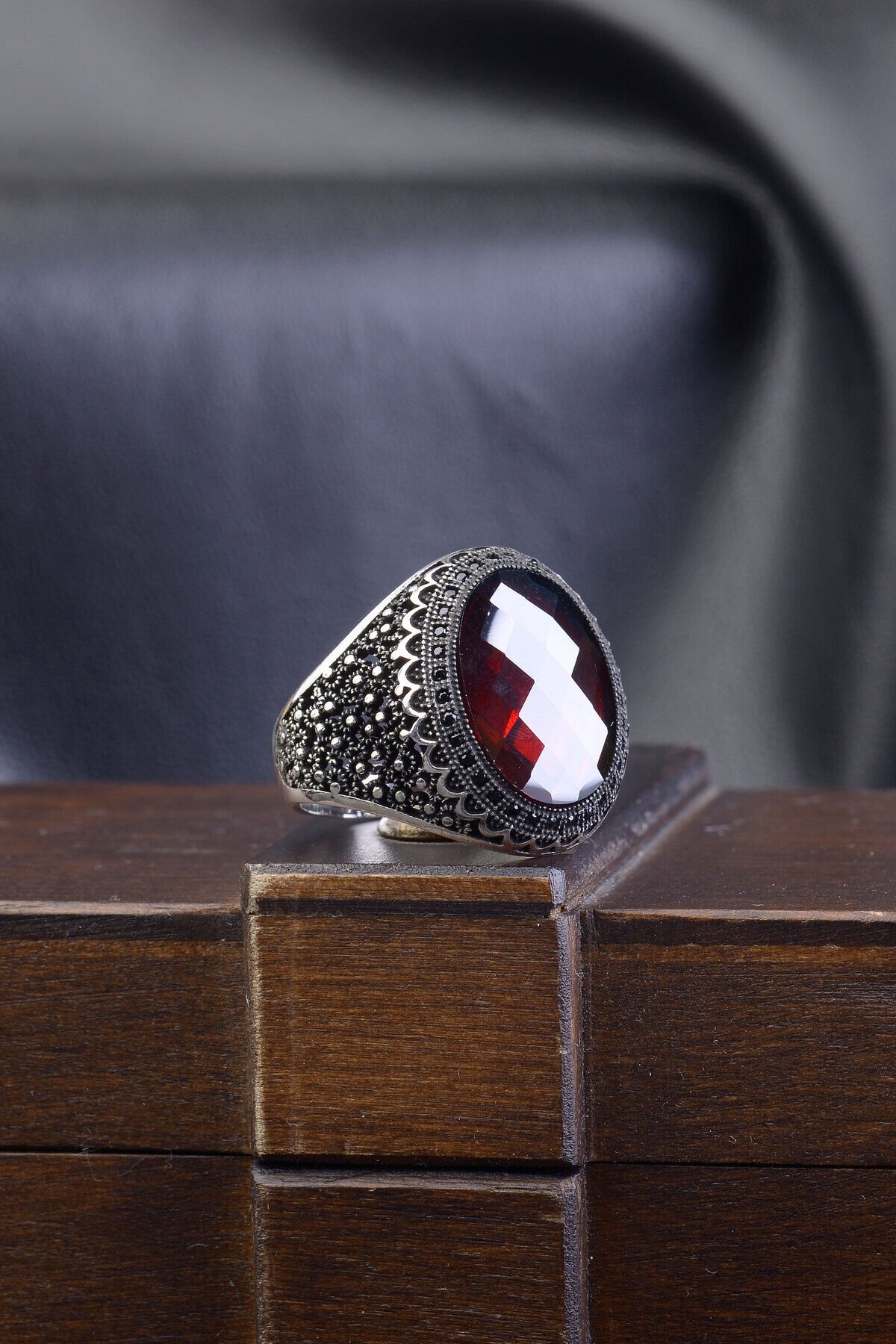 KIRMIZI ZİRKON OVAL TAŞLI 925 AYAR GÜMÜŞ ERKEK YÜZÜK