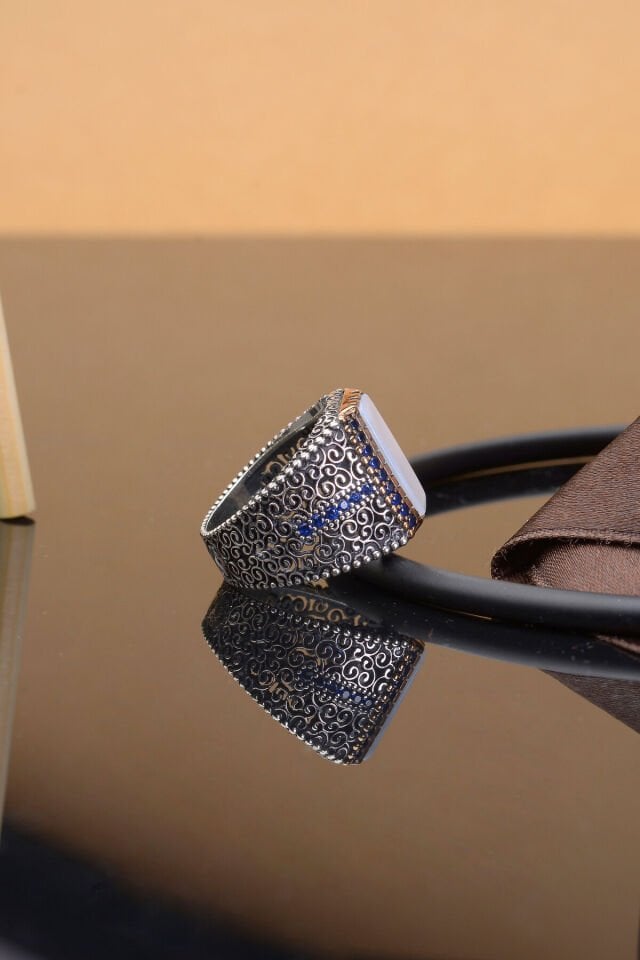 TAŞLI YANLARI TAŞ İŞLEMELİ 925 AYAR GÜMÜŞ ERKEK YÜZÜK