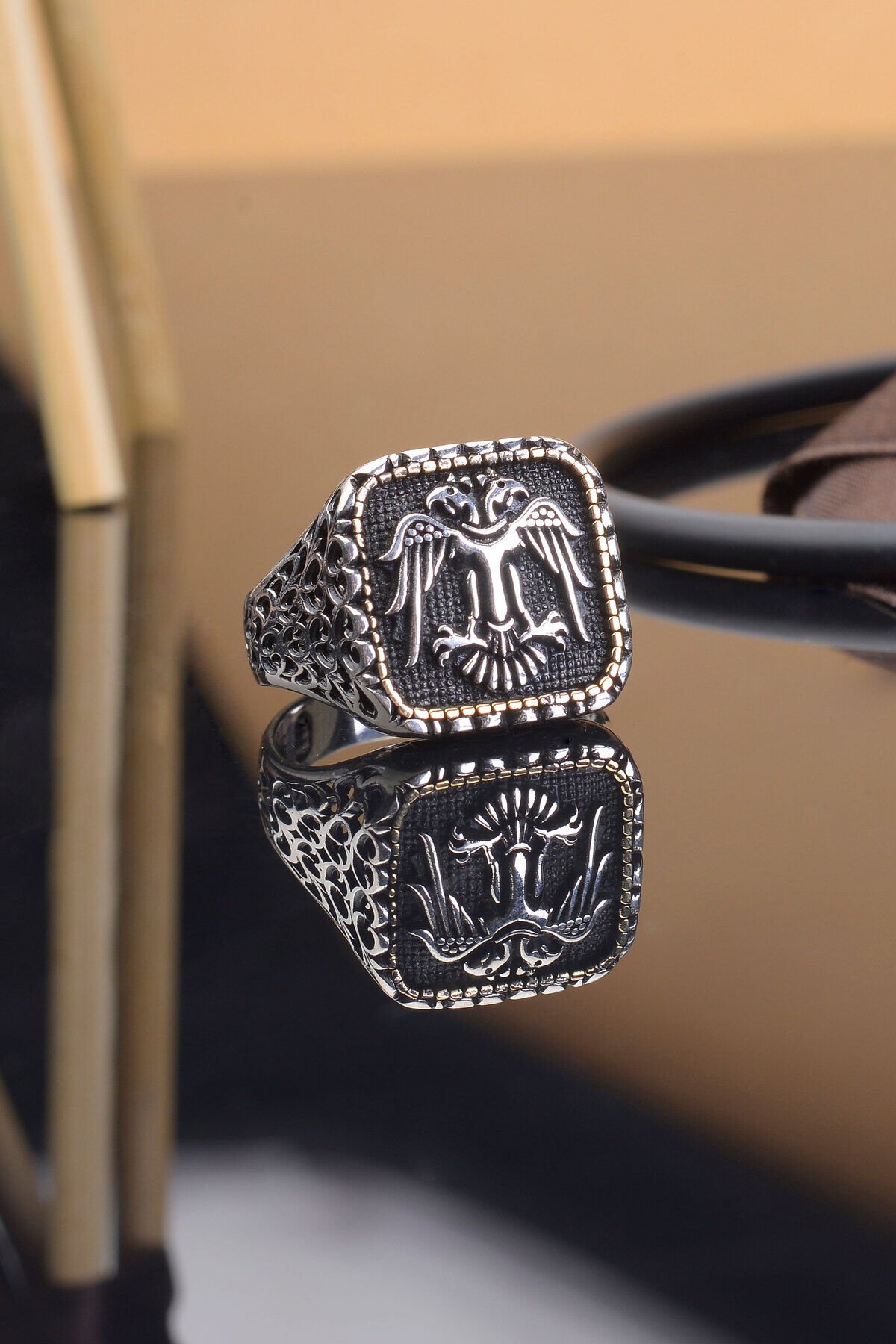 925 AYAR GÜMÜŞ SELÇUKLU KARTALI İŞEMELİ DESENLİ ERKEK YÜZÜK