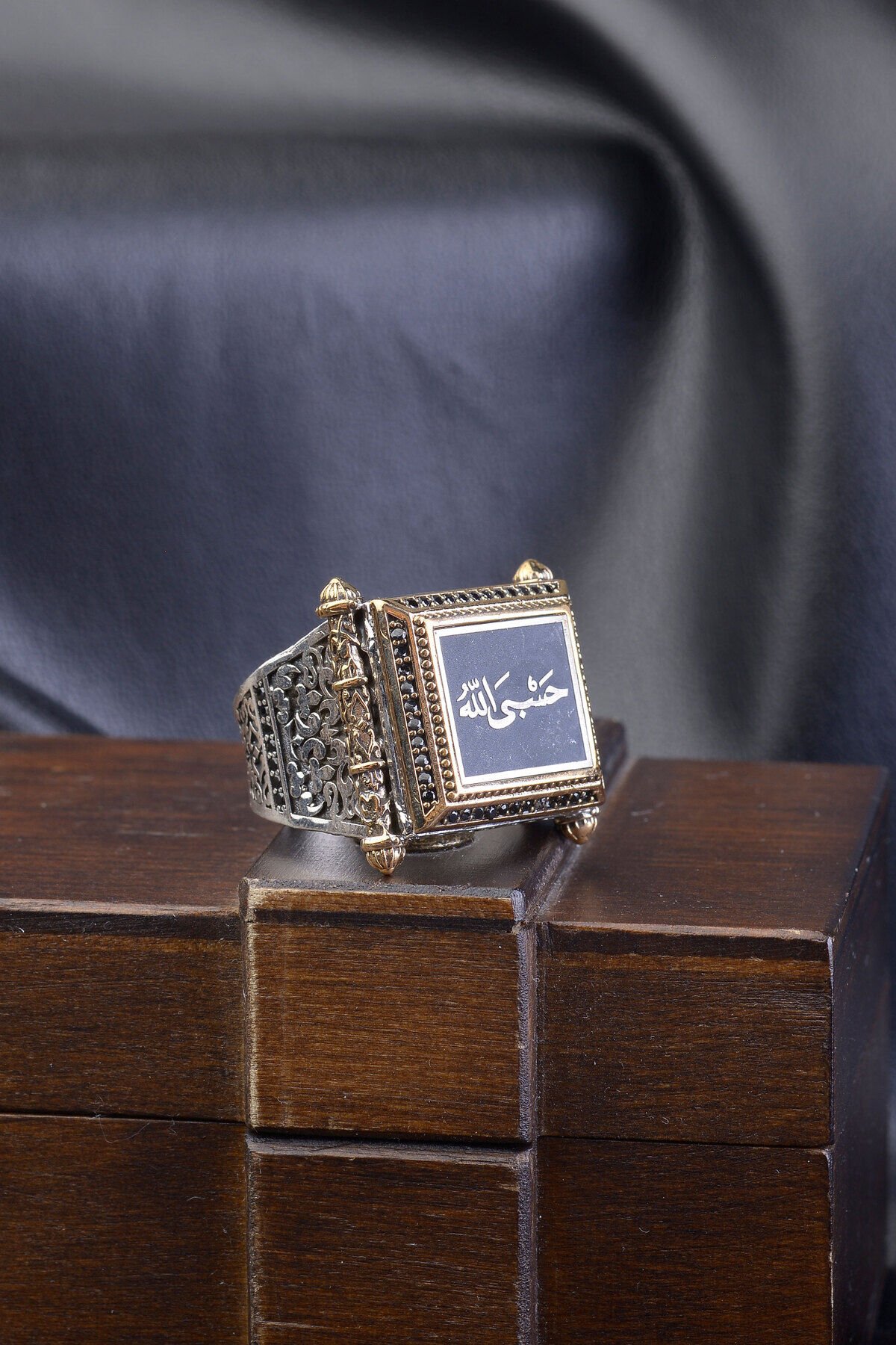 HASBİALLAH YAZILI YAN İŞLEMELİ 925 AYAR GÜMÜŞ ERKEK YÜZÜK