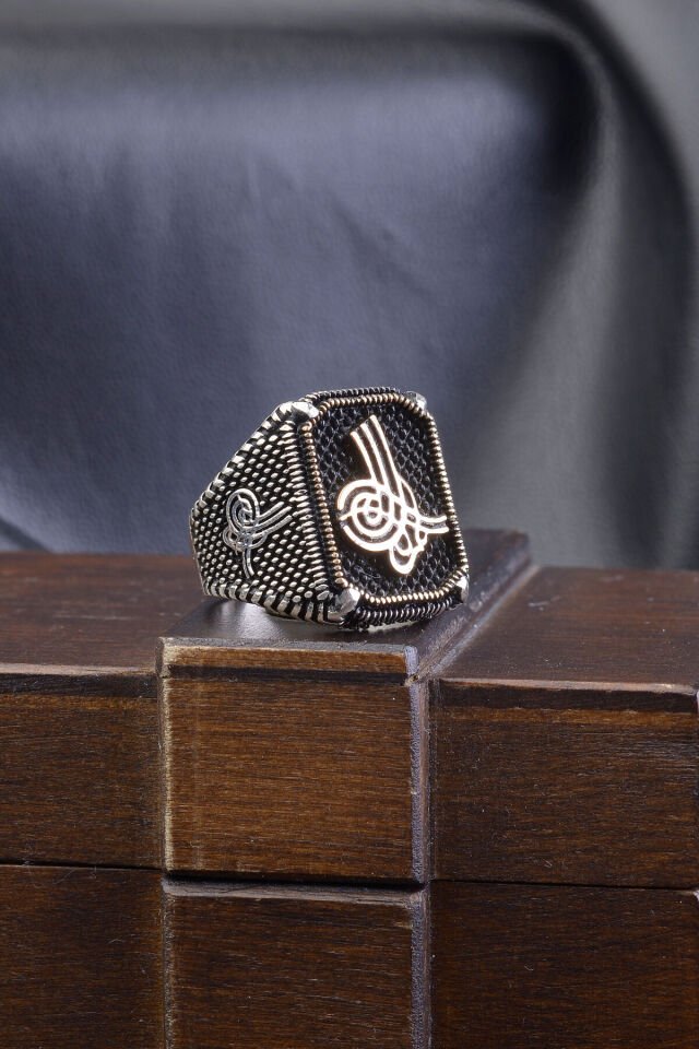 TUĞRA İŞLEMELİ KARE 925 AYAR GÜMÜŞ ERKEK YÜZÜK