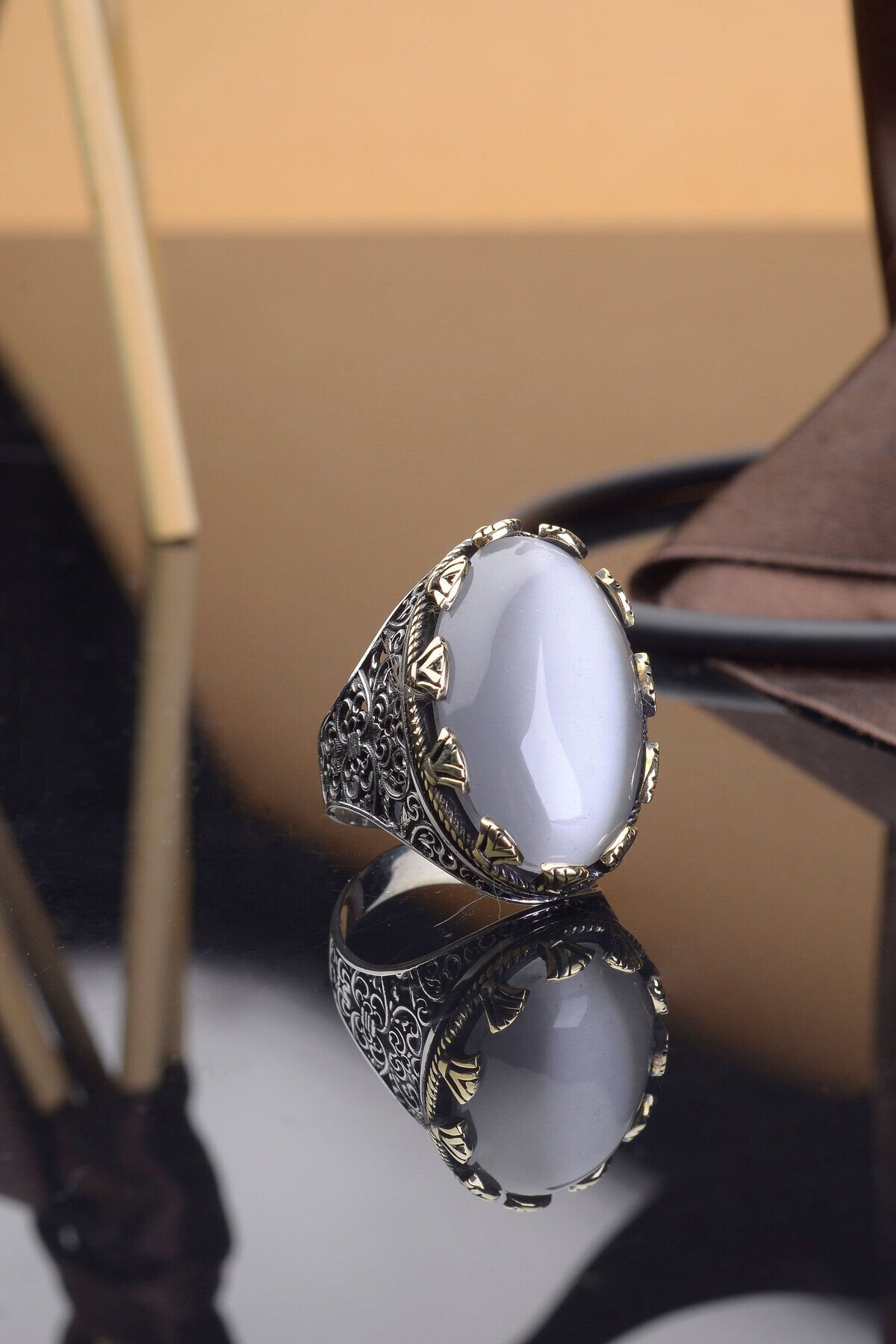 SİSLİ KUVARS MOTİFLİ GÜMÜŞ ERKEK YÜZÜK