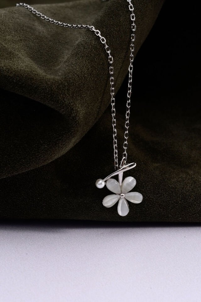 925 Ayar Gümüş Mikro İnci & Sedefli Çiçek Figürlü Kolye