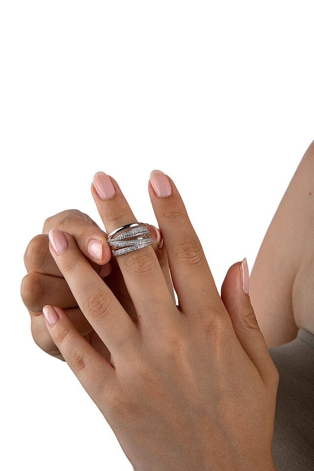 925 Ayar Gümüş 6 Sıra Bantlı Taşlı Yüzük