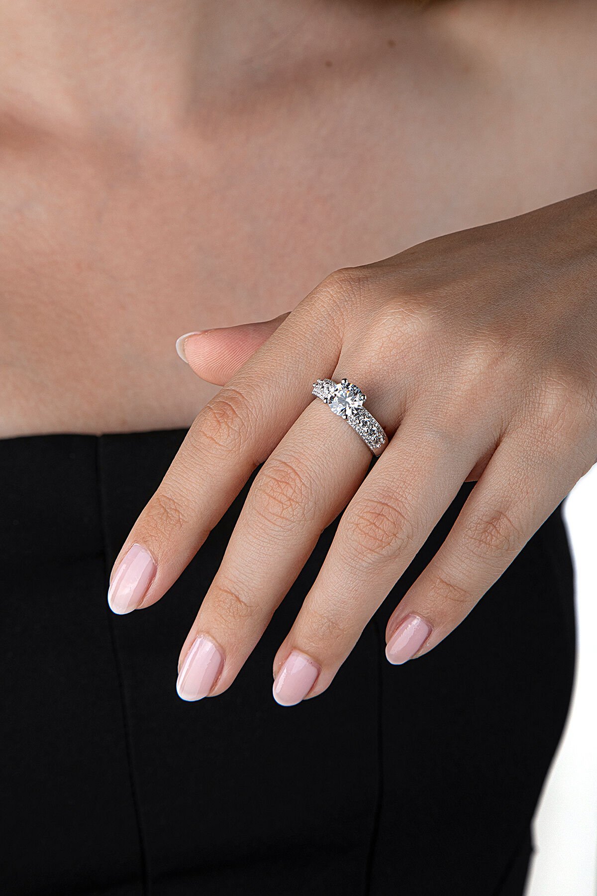 925 Ayar Gümüş Yuvarlak Kesim Kalın Tektaş Yüzük