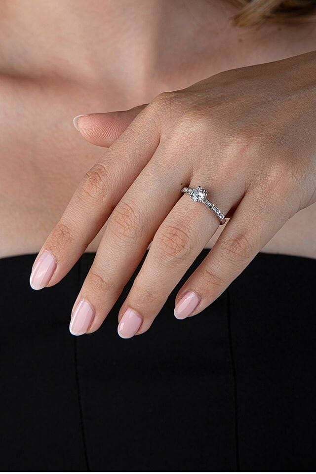 925 Ayar Gümüş İnce Bantlı 5mm Altıgen Kesim Tektaş Yüzük