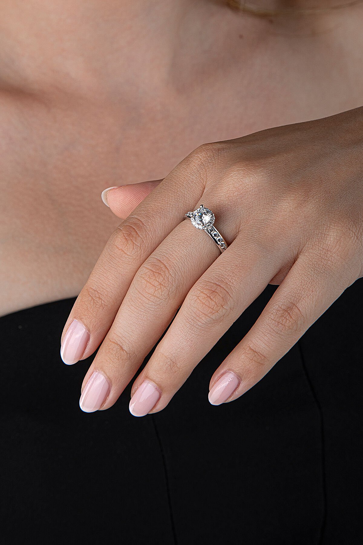 925 Ayar Gümüş Yükseltili 5mm Yuvarlak Kesim Tektaş Yüzük