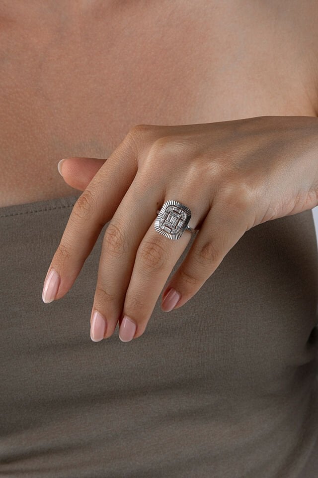 925 Ayar Gümüş Taşlı Baget Yüzük