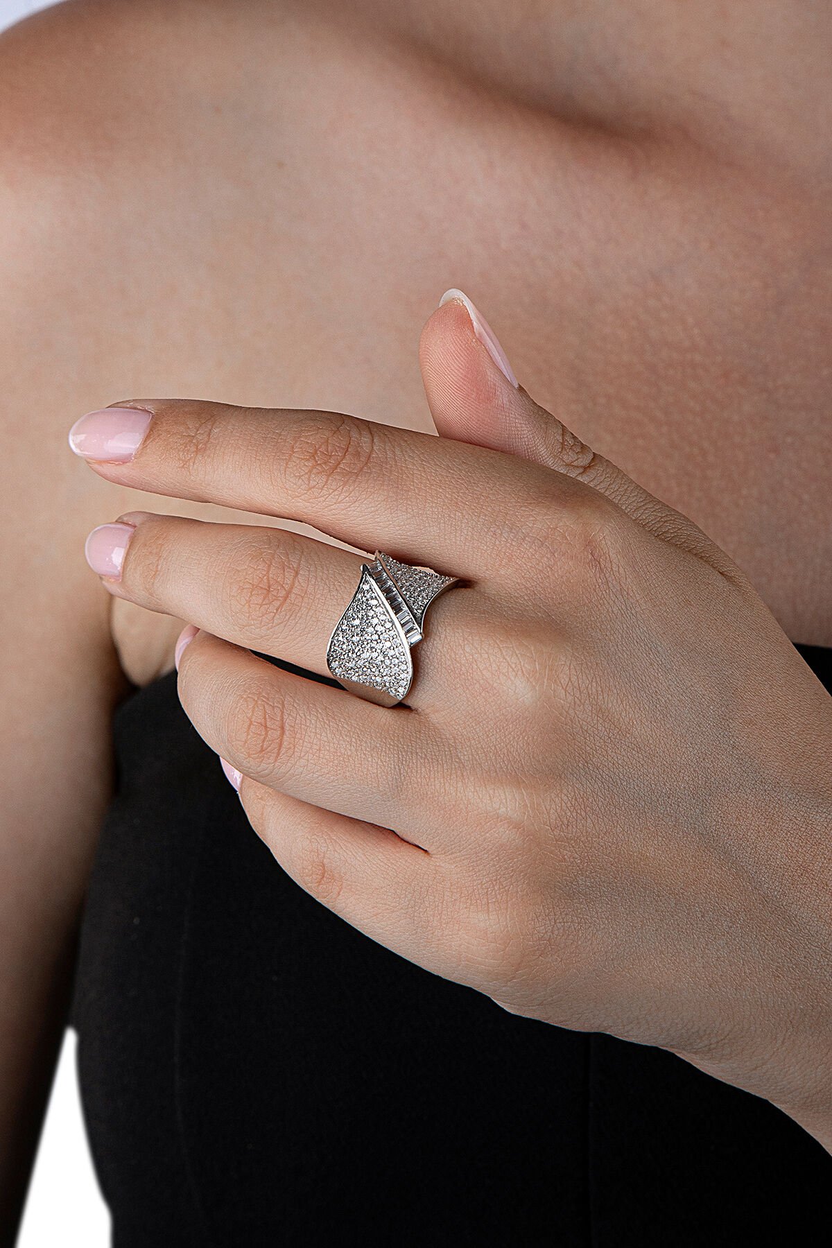 925 Ayar Gümüş Kalın Taş Tasarımlı Ezme Yüzük