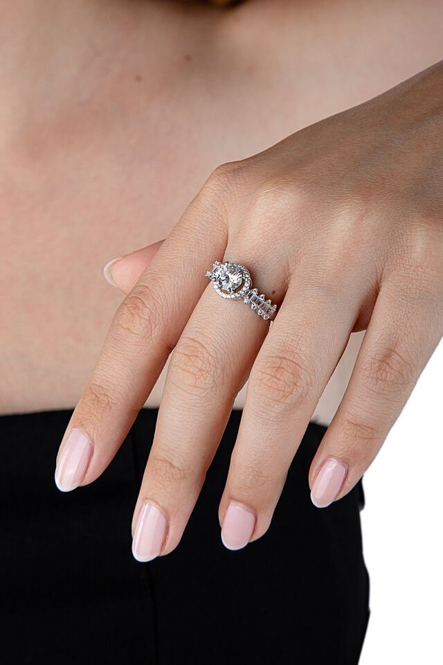 925 Ayar Gümüş Taşlı Yuvarlak Kesim Tektaş Yüzük