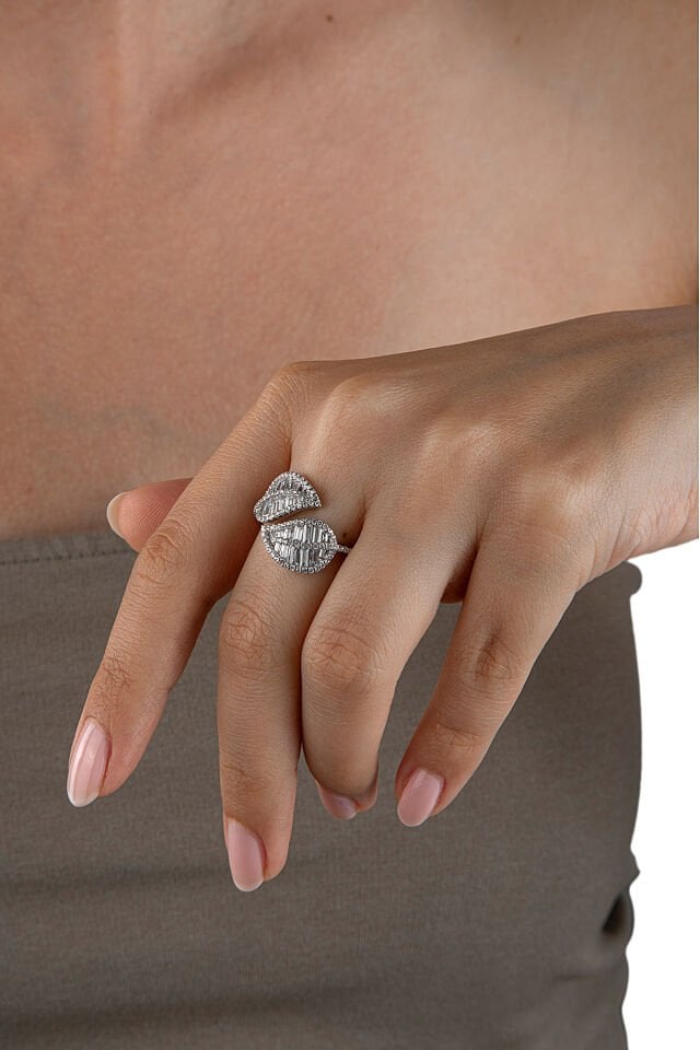 925 Ayar Gümüş Çift Yaprak Motifli Full Taşlı Yüzük