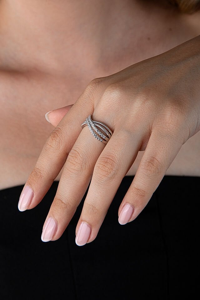 925 Ayar Gümüş Dalgalı Taşlı Yüzük