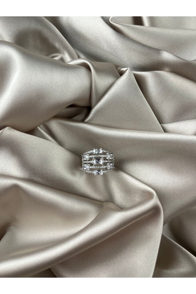 925 Ayar Gümüş 5 Sıra Baget Taşlı Yüzük