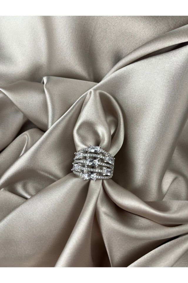 925 Ayar Gümüş 5 Sıra Baget Taşlı Yüzük