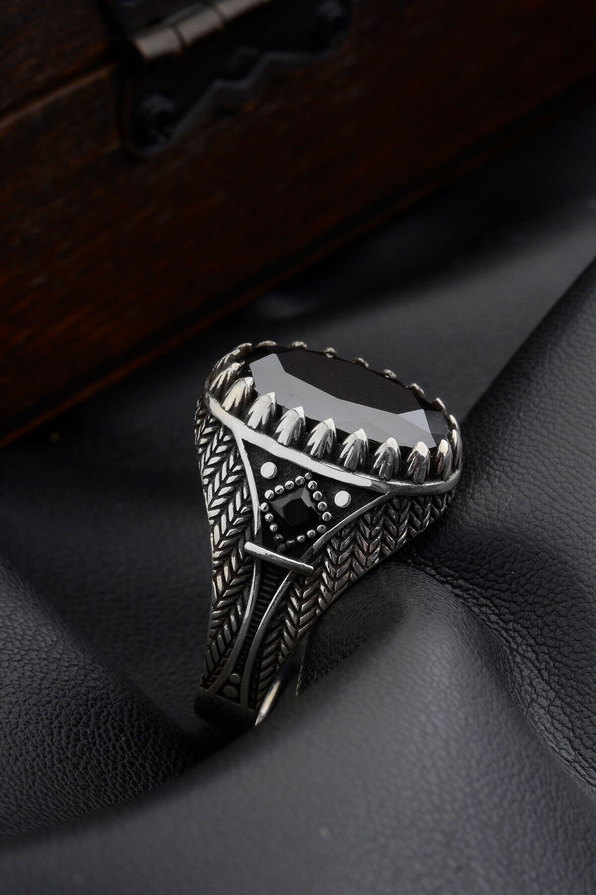 925 AYAR GÜMÜŞ SİYAH KARE TAŞ ERKEK YÜZÜK