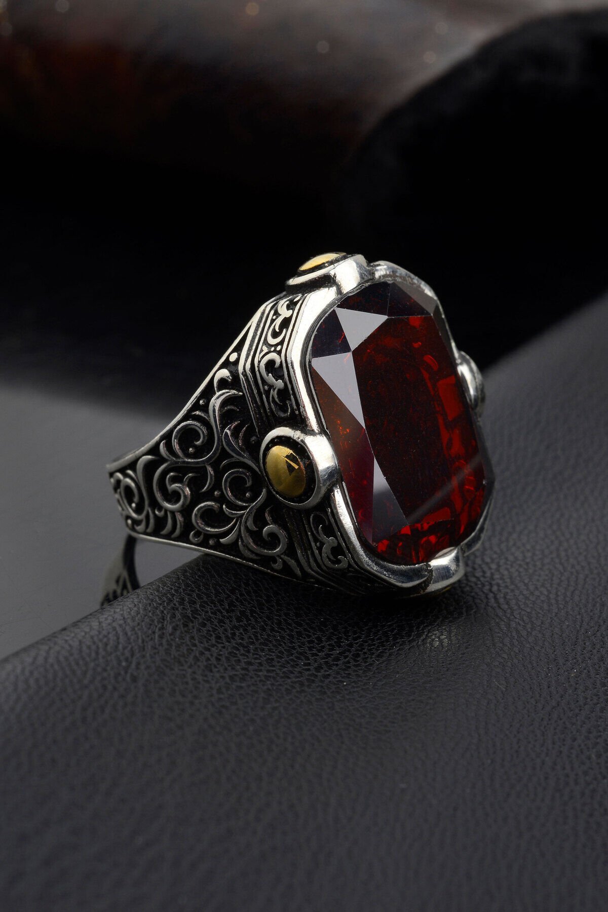 925 AYAR GÜMÜŞ KARE 4 NOKTALI ZİRKON ERKEK YÜZÜK