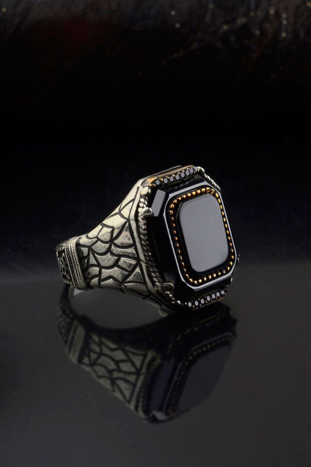 925 AYAR GÜMÜŞ SİYAH KARE TAŞ DETAYLI ZİRKON ERKEK YÜZÜĞÜ