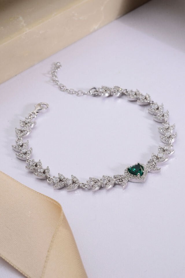 925 AYAR GÜMÜŞ KALPLİ YEŞİL ZİRKON TAŞLI BİLEKLİK